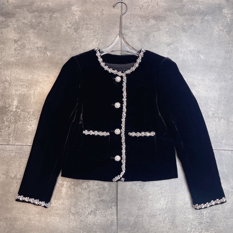 Ce1i*e outwears